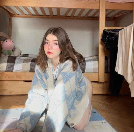 Plumpy mage nude pornstar photo