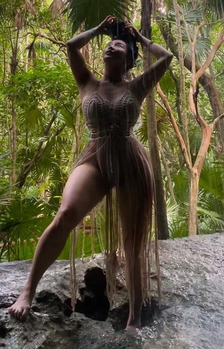 Dajinism model nude pics