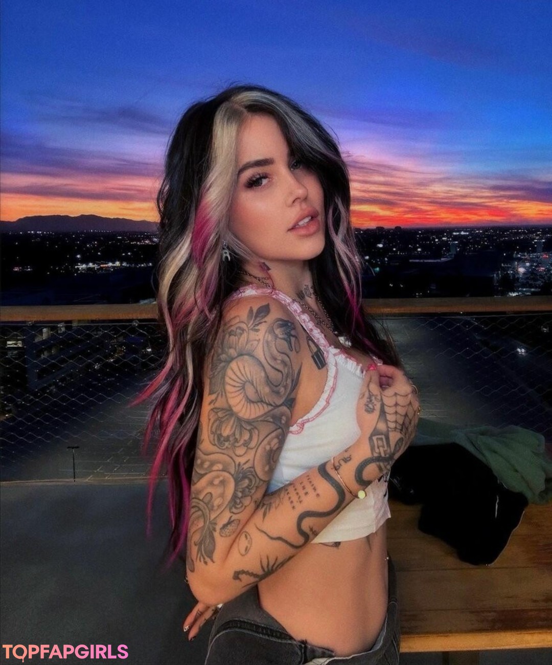 Craysounds model xxx photo