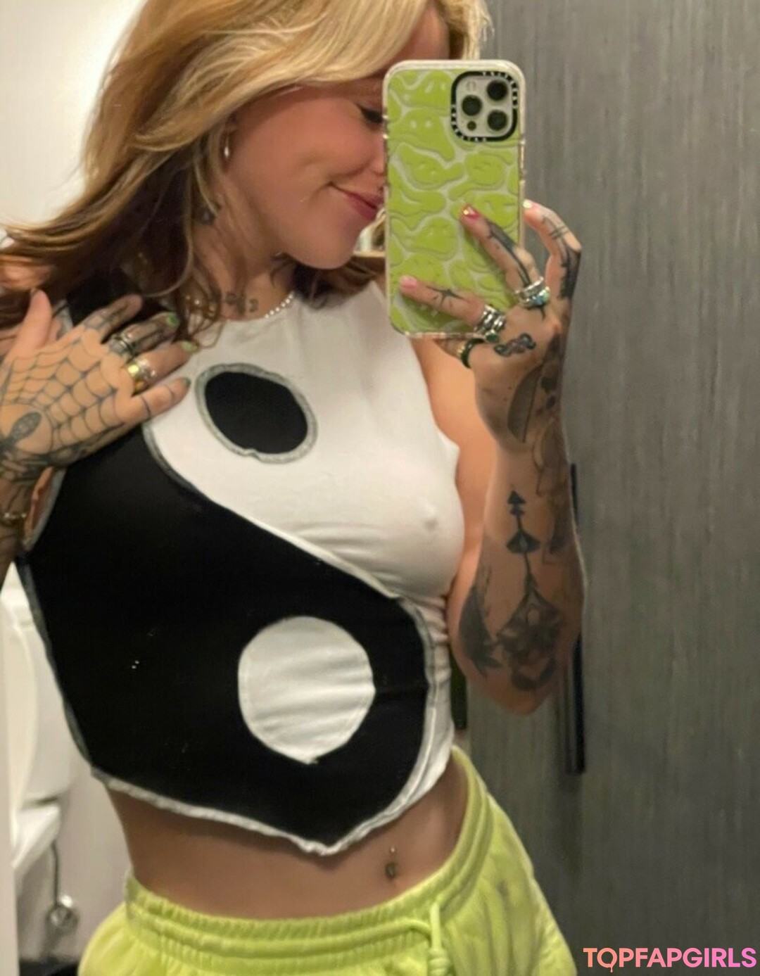 Craysounds model sexy image