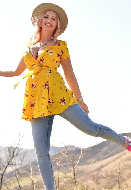 alexsisfayefree actress images