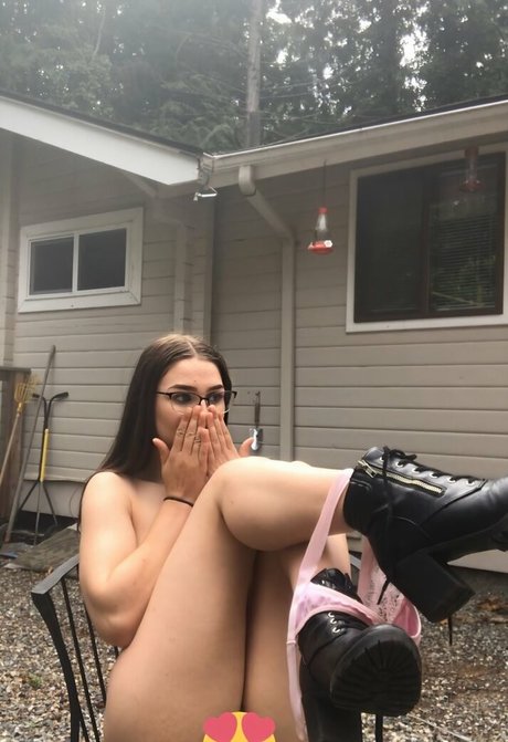 Thegorillagrip model naked picture