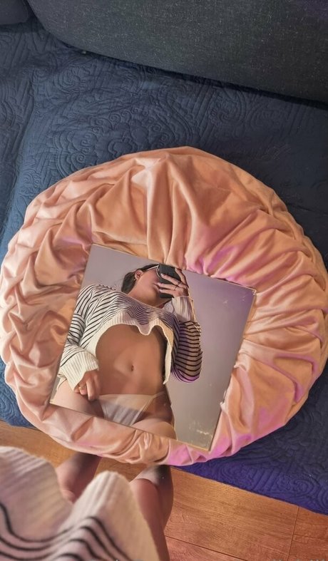 emilyhill model hd img