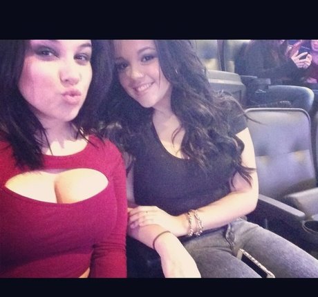 Ilianna star top gallery