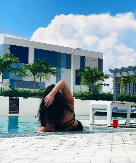 Ilianna pornstar naked photo