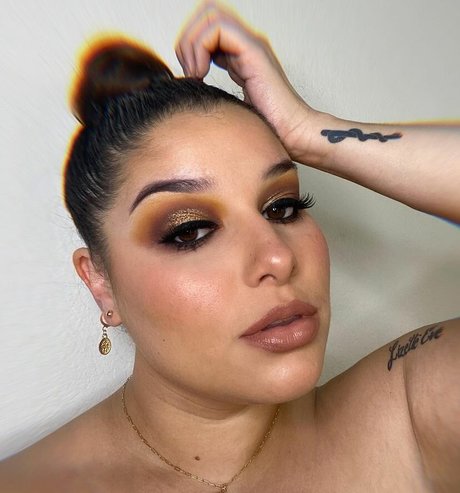 Ilianna perfect actress archive