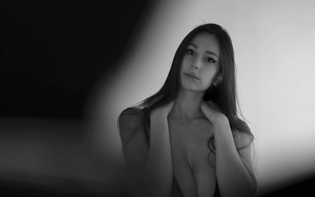 Letizia Ceresa naked pornstar pics