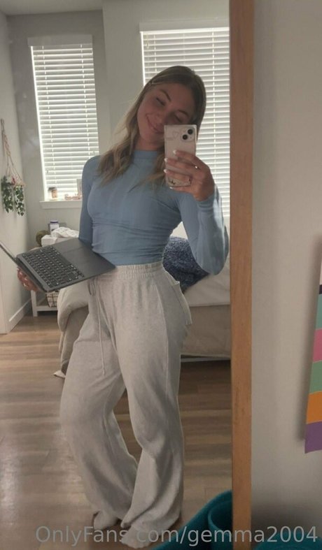 caya2004 erotic model gallery