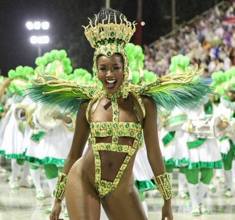 Iza Cantora perfect pornstar photos