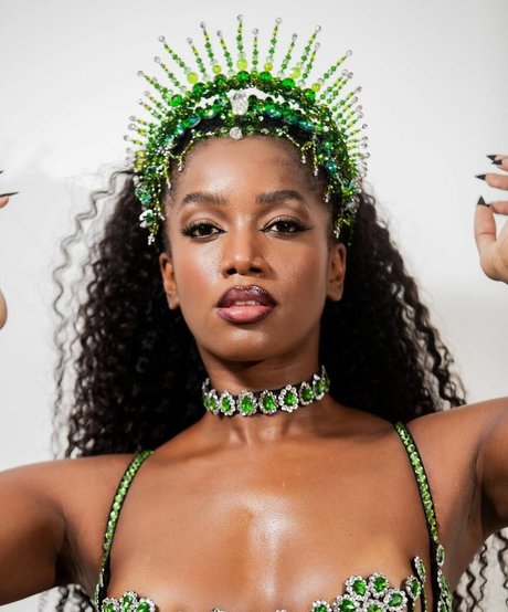 Iza Cantora star free photo