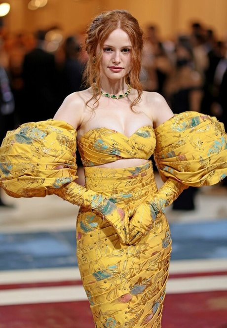 Madelaine Petsch star nudes img