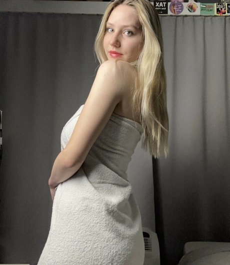 Gewoonalicia high quality actress pics