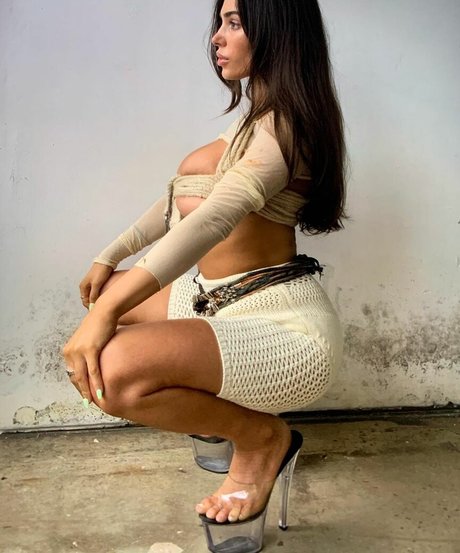 Bianca Censori erotic pornstar pics