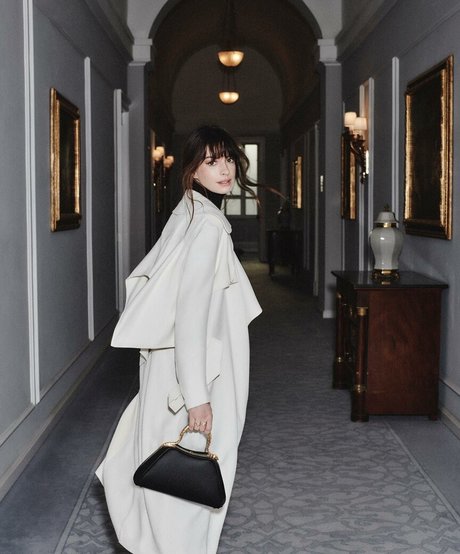 Anne Hathaway pornographic model archive