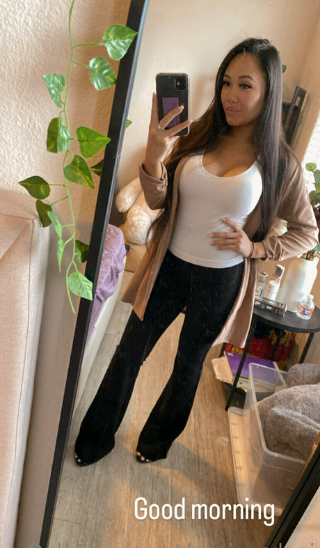 DeliciousDani pornographic model photos