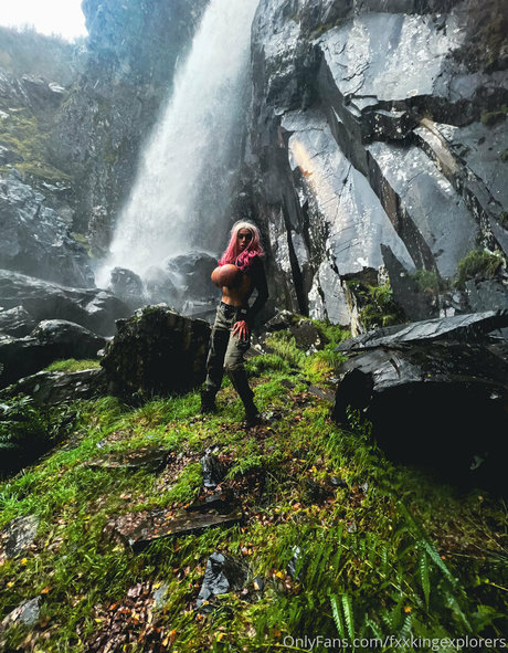 fxxkingexplorers pornstar hot image