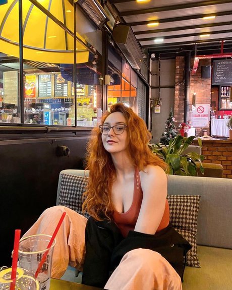 Dixowho model porn pics