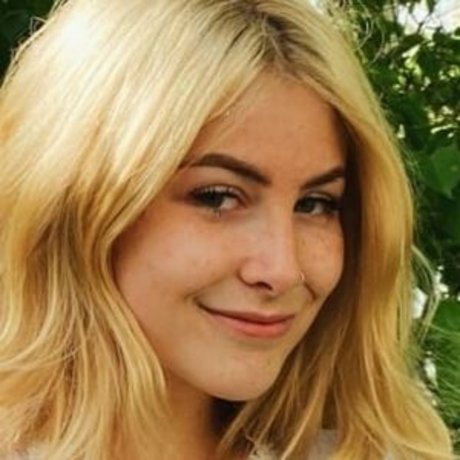 bugurl free model gallery