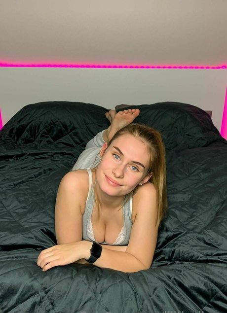 lilithwilson model hot images