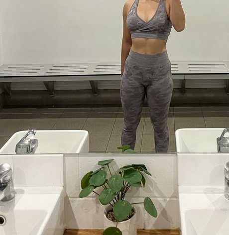 skylarosy hot pornstar picture