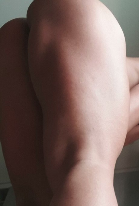 quadsqueeen model pornographic pictures