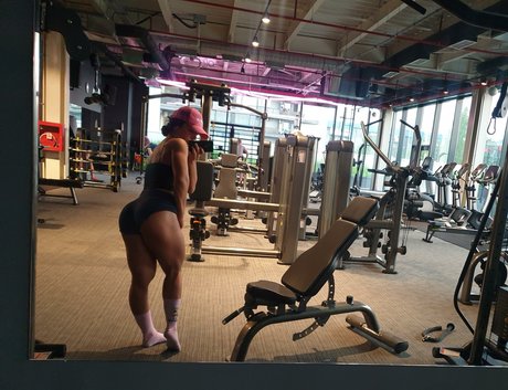 quadsqueeen adult star galleries