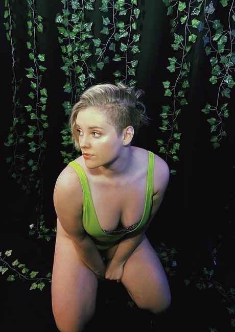 Harmony By Day hot actress photo