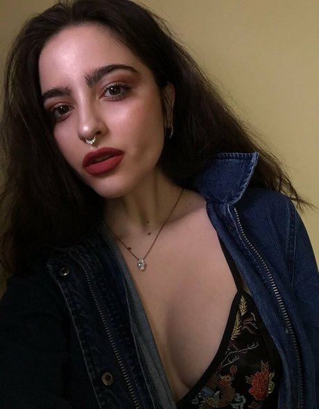 artbitch666 model hd image