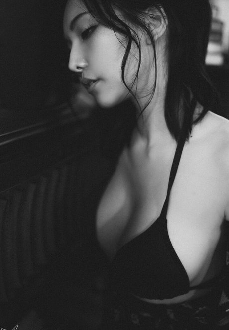 morgul zuyu model beautiful photo