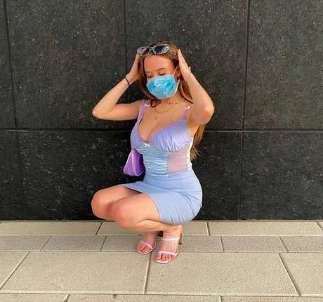 Emily Kyte nude model gallery