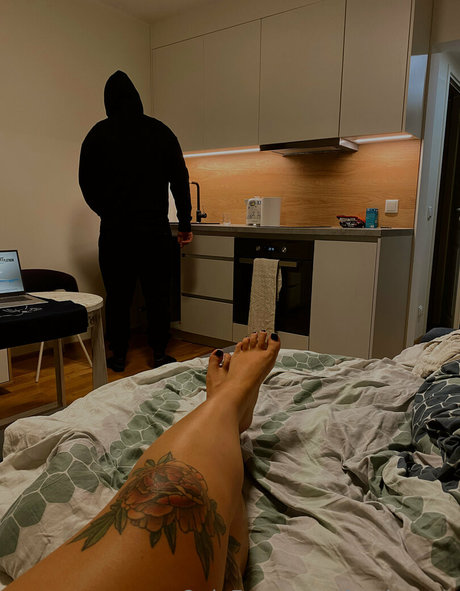 feetloretta erotic star photo