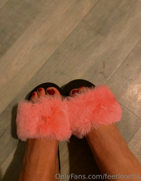 feetloretta free model pics