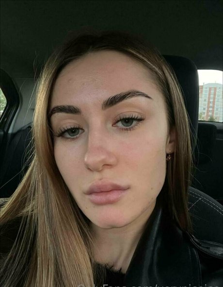 veryniceice pornographic model image