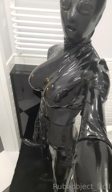 rubbobject doll model pornographic photos