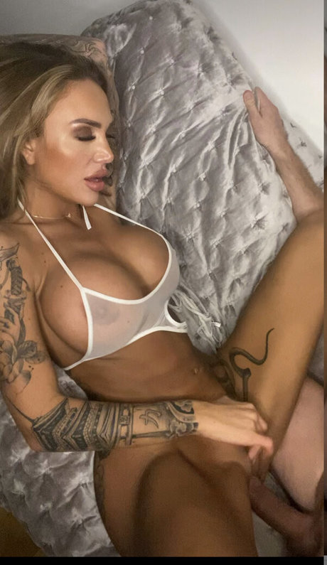 em96190 star nude pictures