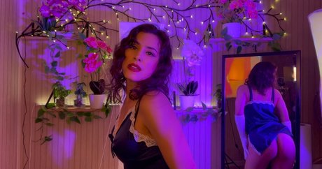 Irma La Dulce ASMR naked pornstar photo