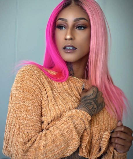 Mizz Twerksum hot pornstar photos
