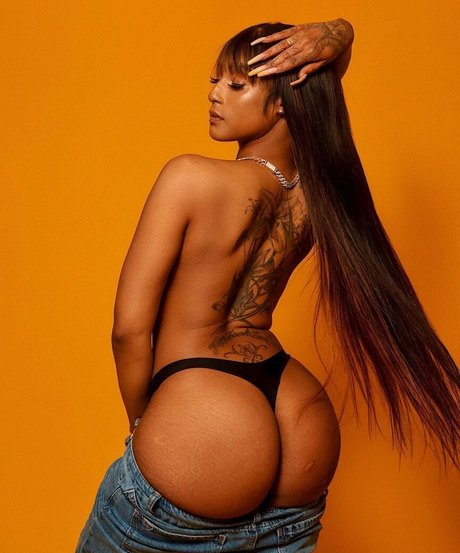 Mizz Twerksum free pornstar images