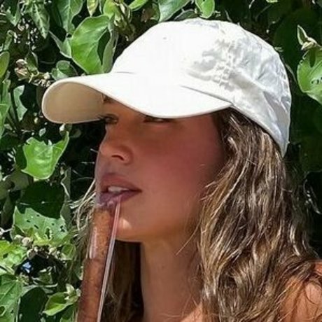 Olivia Mathers exclusive model photos