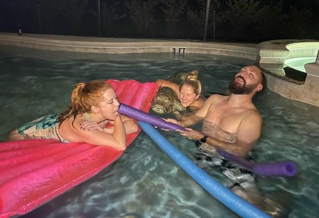 Chrissie Mayr actress pic