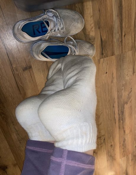 ivorysolesfree high quality model image