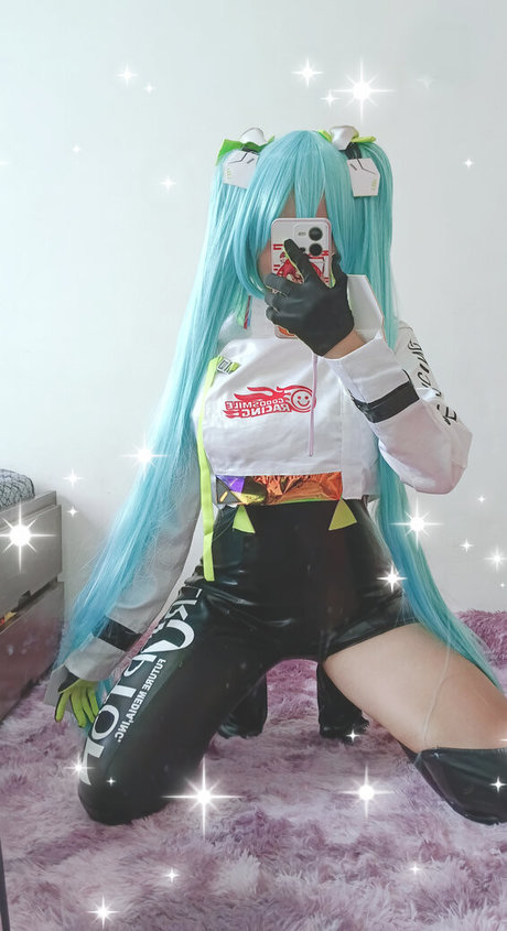 Yuusachii pornstar sexy images