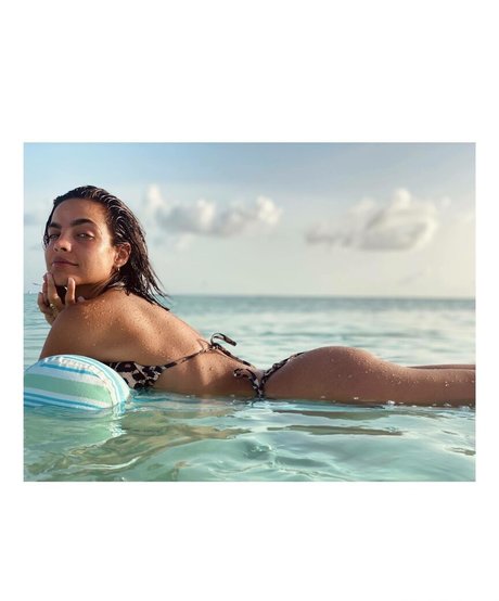 Maria Gabriela De Faria high quality model img