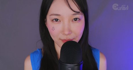 Eunzel ASMR porn model gallery