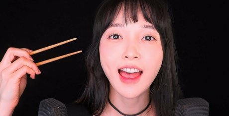 Eunzel ASMR pretty model picture