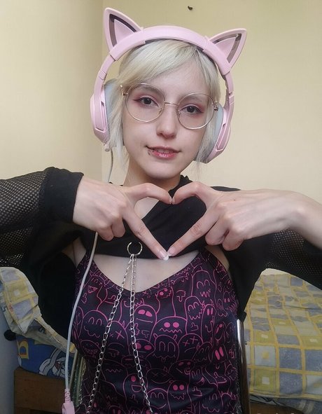 kialevi pretty pornstar photos