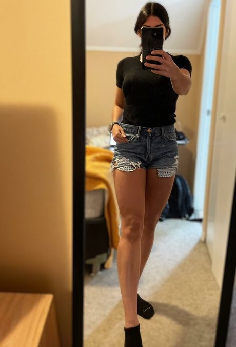 Sara Miller star pornographic picture