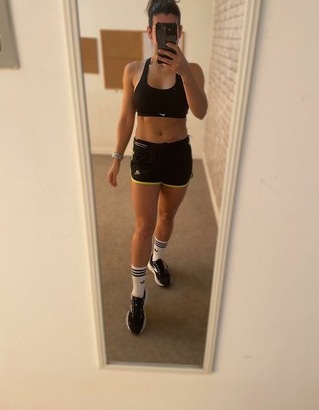 Sara Miller erotic actress img