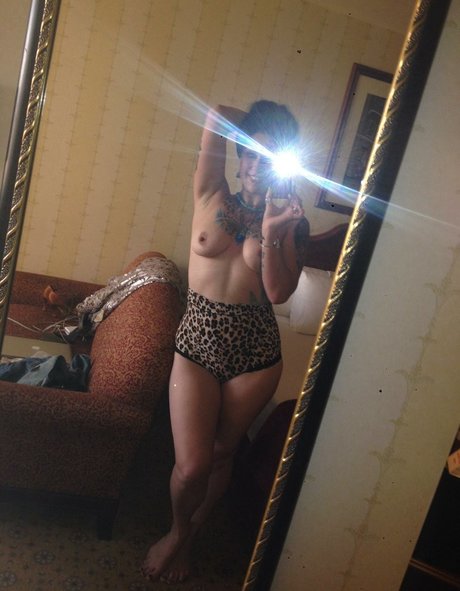 Danielle Colby perfect model img