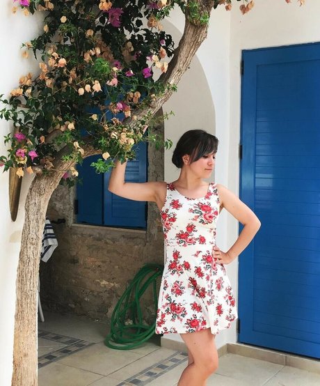 Ellen Rose pretty pornstar photo